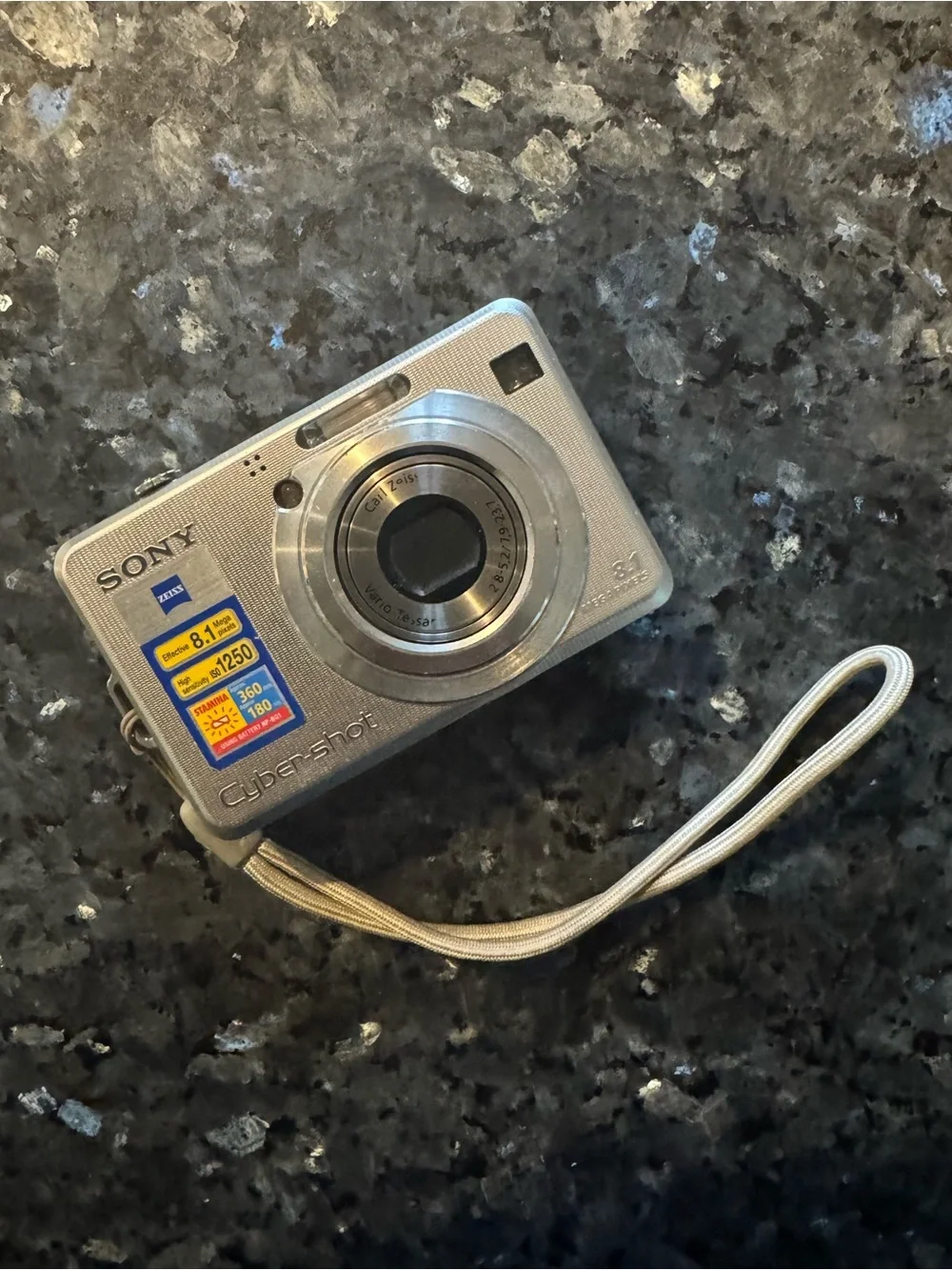 GUC Sony Silver Compact Cyber-shot Digital Camera with Carl Zeiss Lens dsc-100